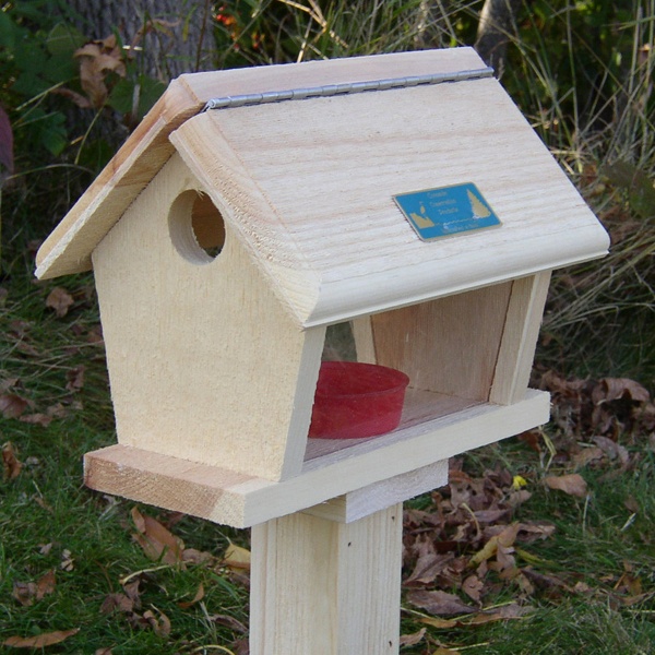 Wooden Bird Feeders - Yard Envy